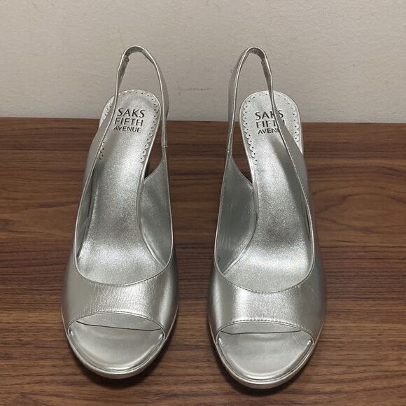 Saks Fifth Avenue Metallic Silver Slingback Platform Sandal with Peep Toe Size 7 - Picture 2 of 10